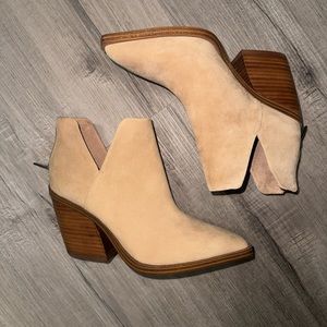 Vince Camuto Gigietta Suede Ankle Booties
